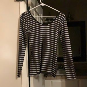 Scoop neck striped long sleeve